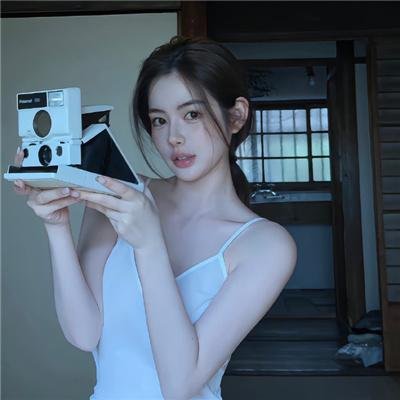 深深腥红